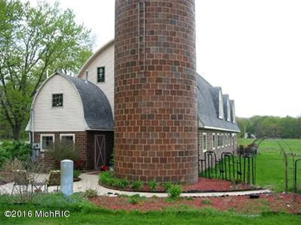 8820 Q Ave, Mattawan, MI 49071
