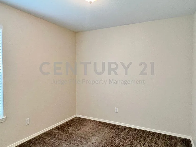 7811 Novella Dr — Photo 13