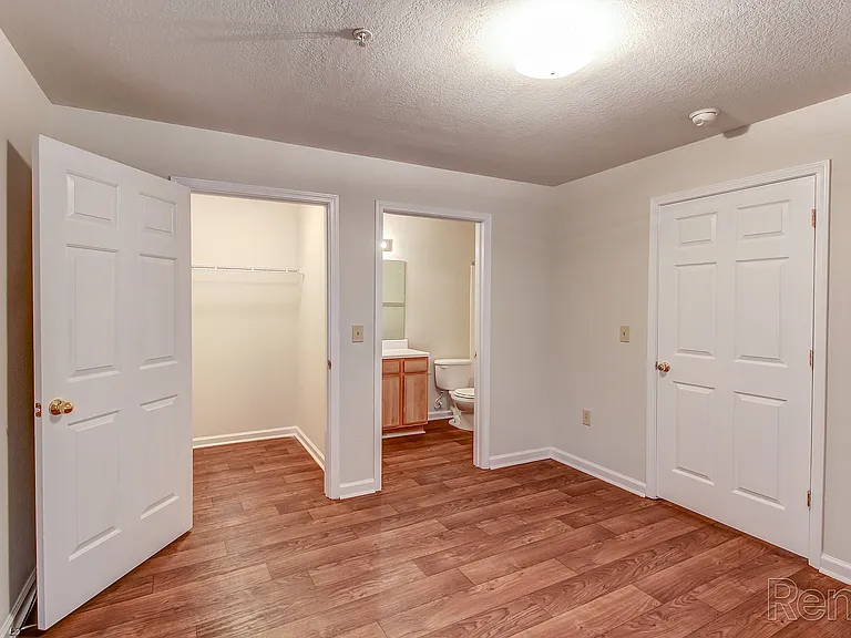 Plymouth Ridge Apartments — Photo 15