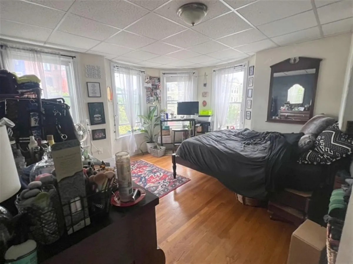 Building Photo - 380 Somerville Ave #2L