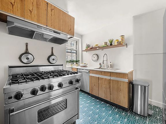 3rd image of 12 E 88th St APT 9C