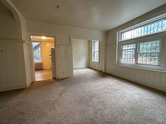 2nd image of 282 N Bellefield Ave #157