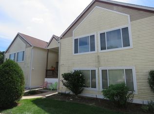 124 Falcon Ridge Way N, Hamburg, NJ 07419