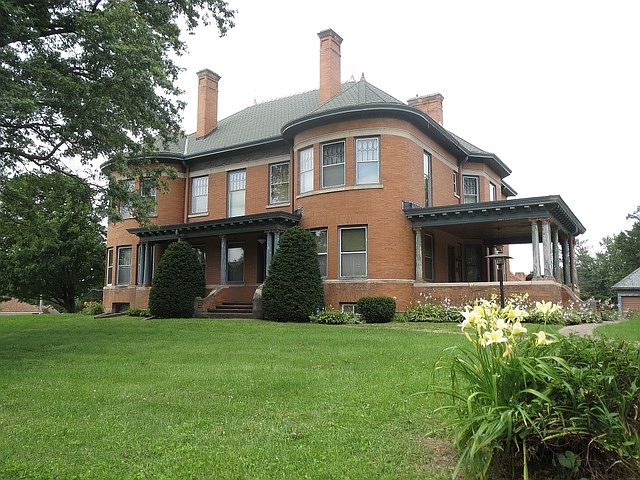 SE view Barber Mansion