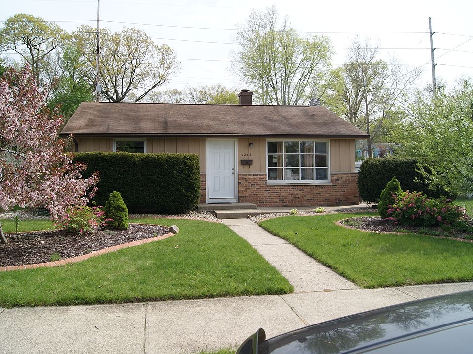 1st image of 1242 Edgewood Dr