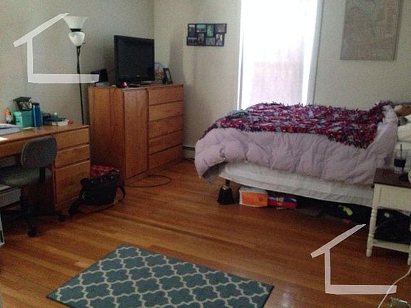 3rd image of 3100 Tappan St #4