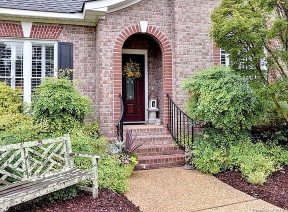 3rd image of 221 Charter House Ln