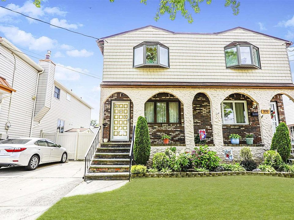 1st image of 372 Montreal Avenue