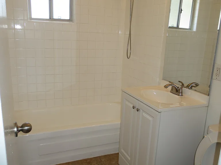 2537 Hancock St #9 — Photo 2