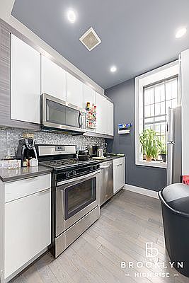4th image of 989 Bedford Ave #1F