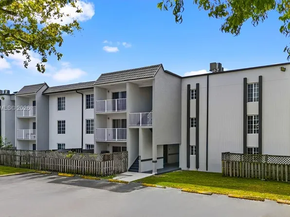 5020 NW 79th Ave APT 303, Doral, FL 33166