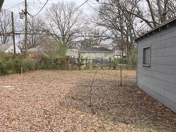 2nd image of 2668 Burns Ave
