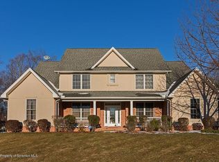 42 Oneill Dr, Moosic, PA 18507