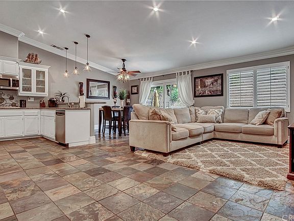 3rd image of 29663 Strawberry Hill Dr