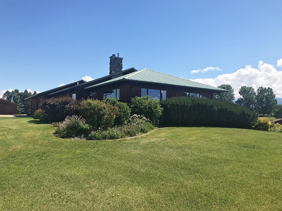 COUNTRY ESTATE