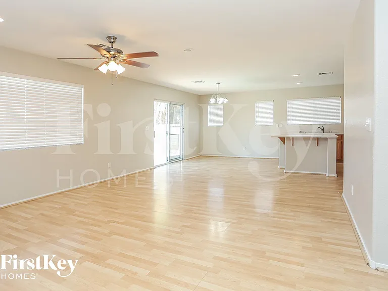 718 Azure Banks Ave — Photo 6