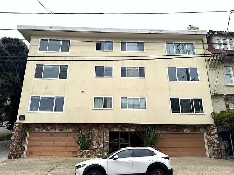 2898 Jackson St — Photo 3