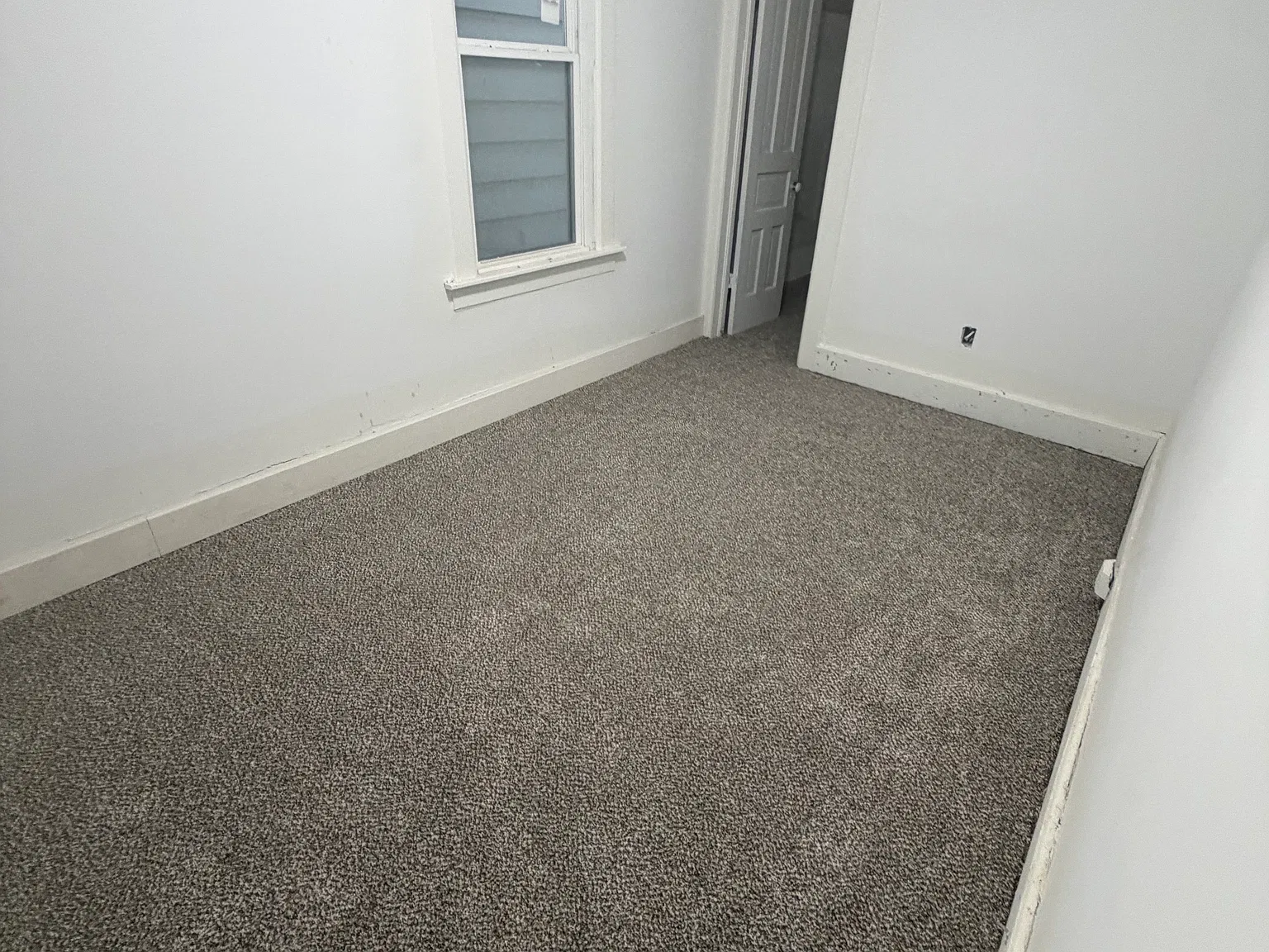 2828 West Meinecke Avenue - 1 — Photo 3