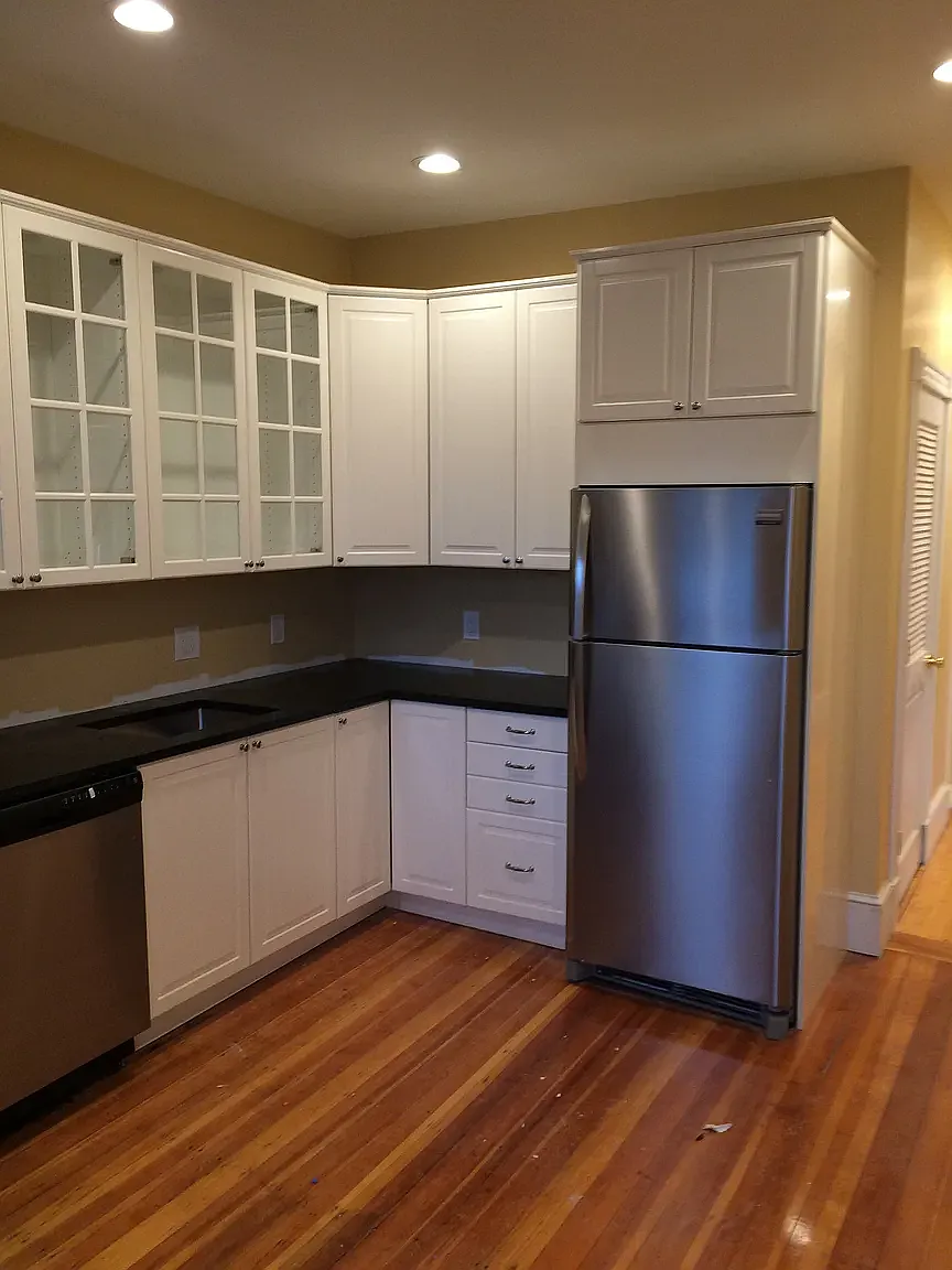 3 bed, 1000 sqft, $3,850 — Photo 2