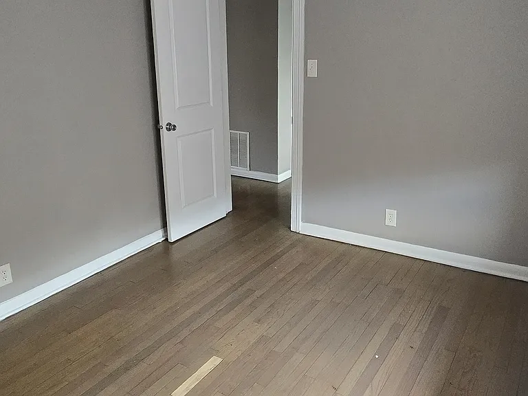 8001 S Hermitage Ave — Photo 17