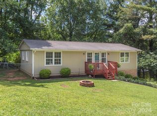 124 Chambers View Dr, Clyde, NC 28721