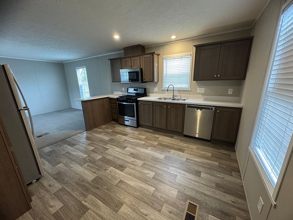 1st image of 108 Beech Ave #108