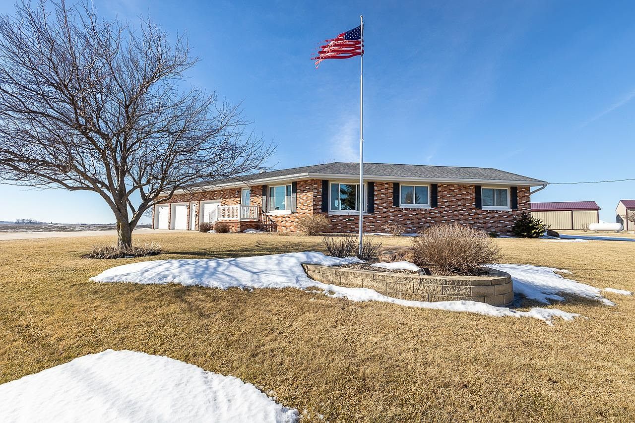 1985 200th Ave, Manchester, IA 52057 Zillow