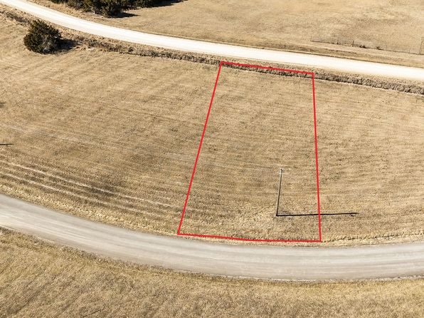 Lake Dr, Keytesville, MO 65261
