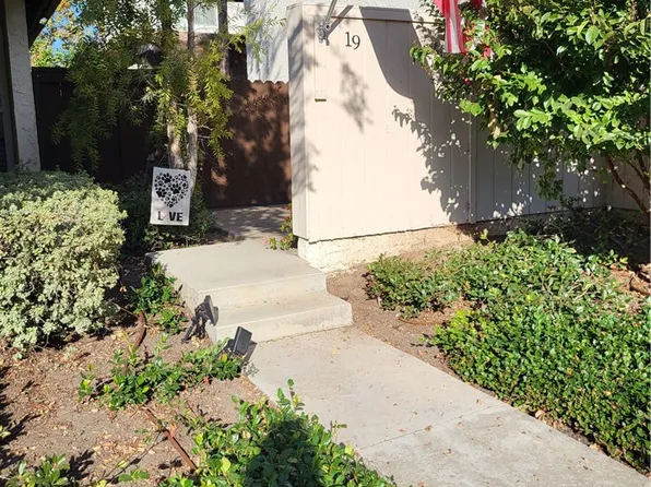 19 Orange Blossom, Irvine, CA 92618