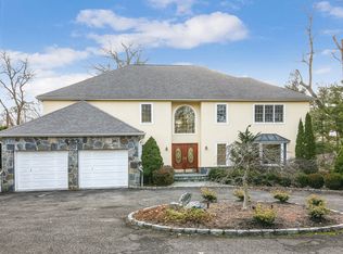 2 Burgess Rd, Scarsdale, NY 10583