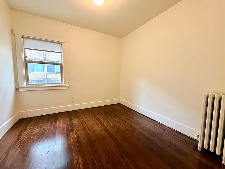 5234 University Way NE — Photo 10