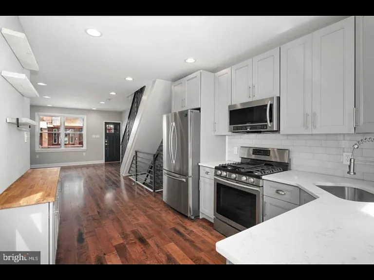 1439 S Etting St — Photo 8