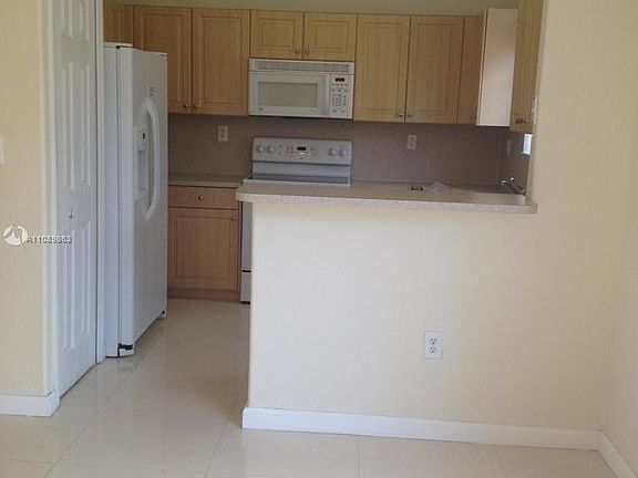 3rd image of 10775 NW 80th Ln
