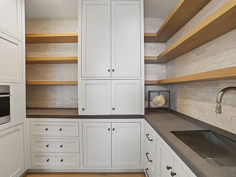 2820 Bayview Dr — Photo 10