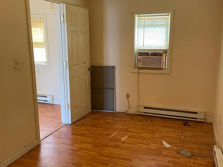 311B Durham Ave — Photo 6