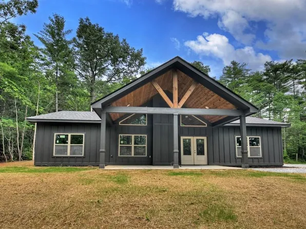 2 Pinelog Rd, Young Harris, GA 30582