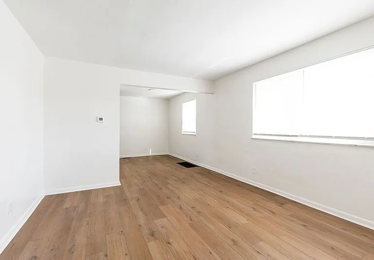 4040 Halsey Pl — Photo 9