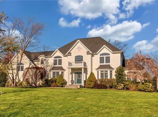 15 Autumn Ridge Ct #1, Katonah, NY 10536
