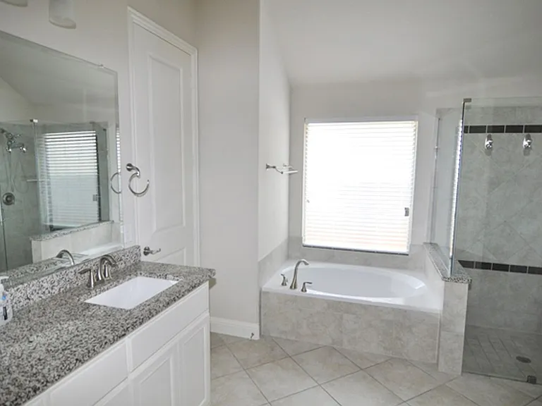 9948 Haversham Dr — Photo 11
