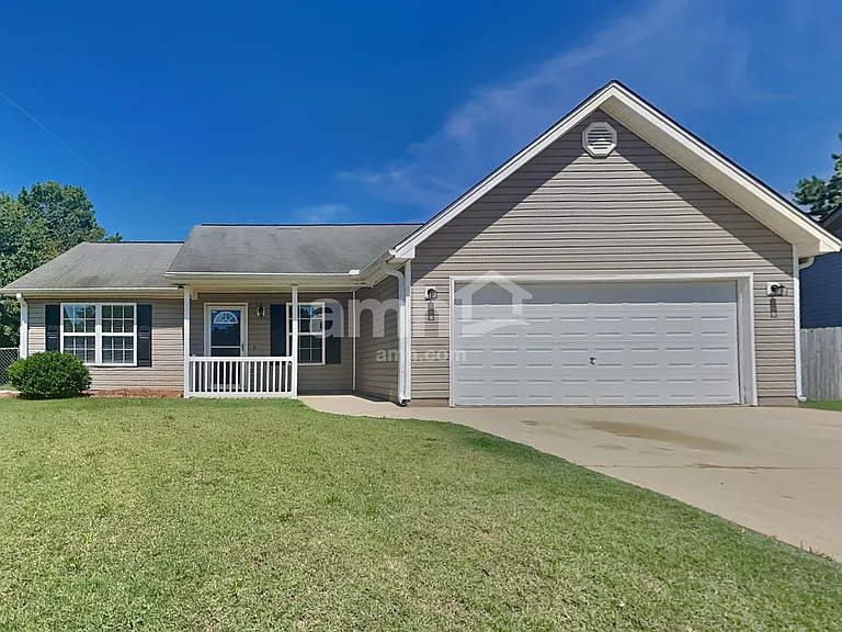 824 N Mossy Rock Rd — Photo 1