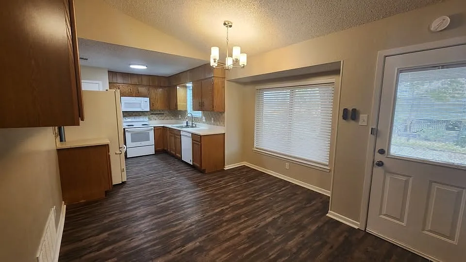 Charming & Well-Located Rental Home 3008 Westrim Dr, Killeen, TX — Photo 3