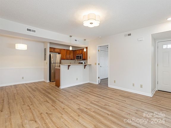 5th image of 147 Morningside Ln