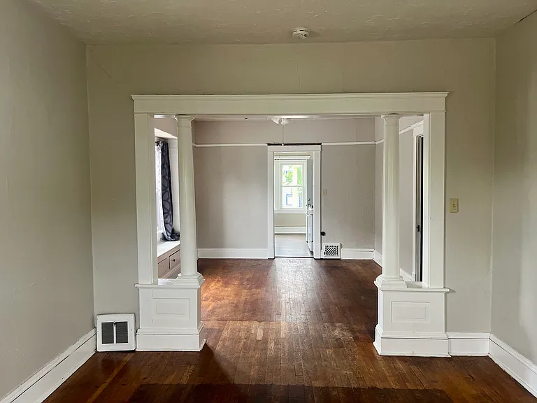 2206 W 105th St — Photo 8