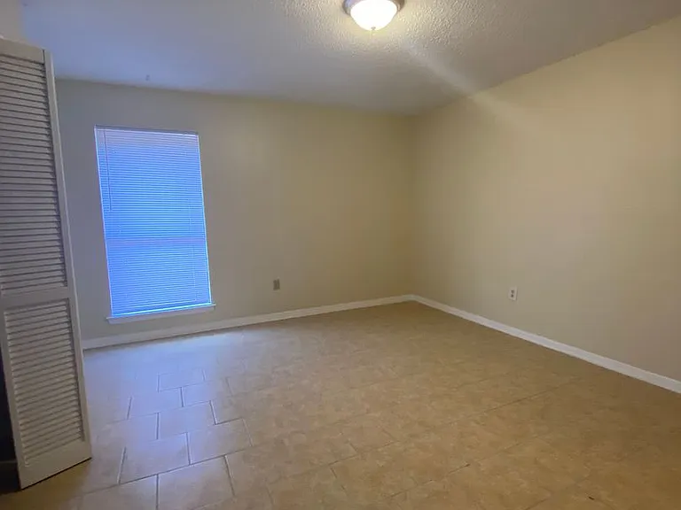 3023 Toulon Dr — Photo 13