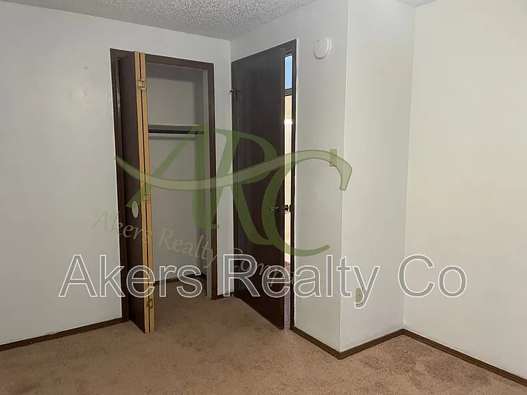 1328 Anita St — Photo 9