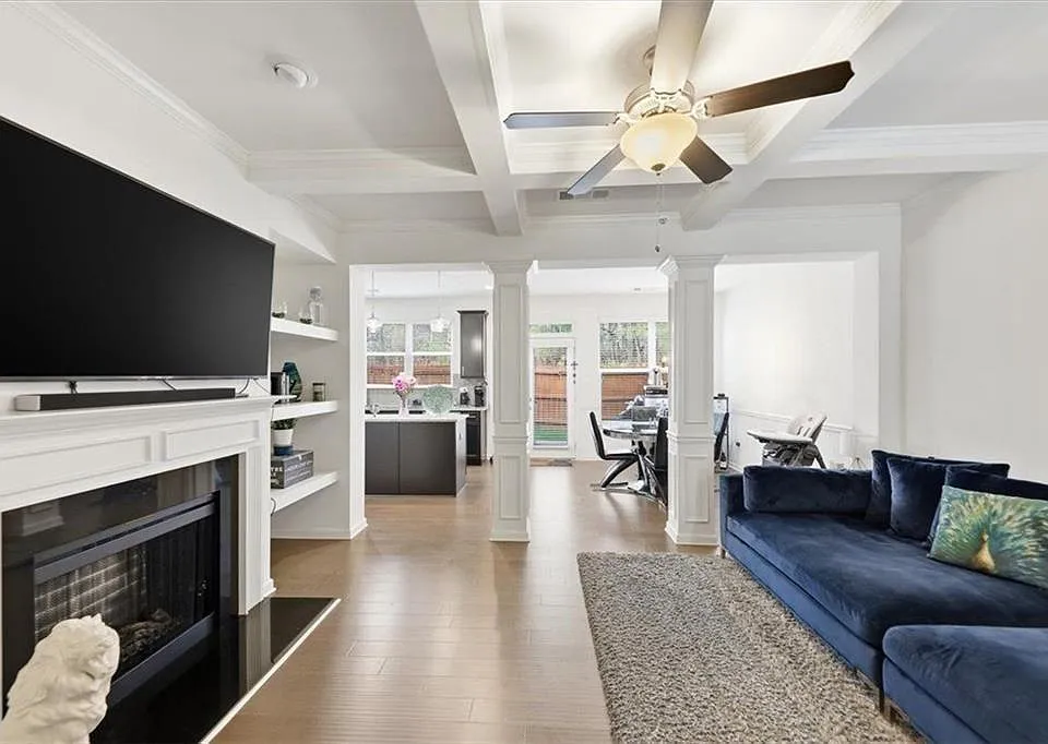 5527 Radford Loop