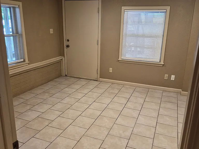 908 Cedar St #D — Photo 29