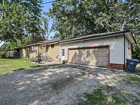 2nd image of 5105 Wayside Path