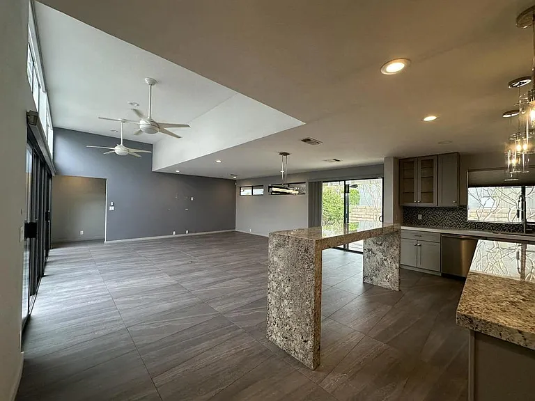 4 Saturn Cir — Photo 8