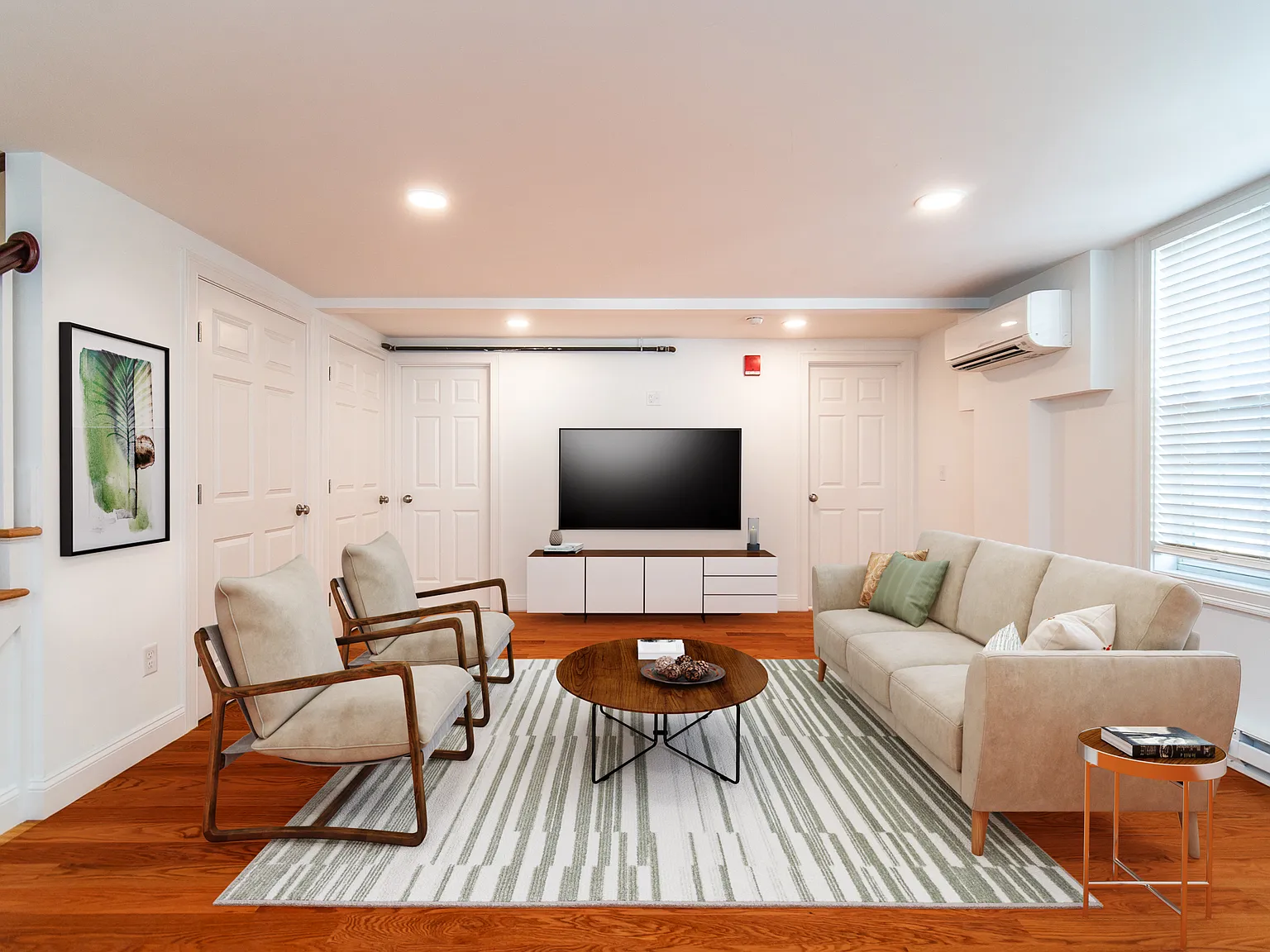 2 bed, 1200 sqft, $2,500 — Photo 1